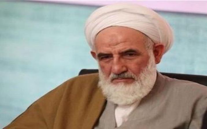 شهید آیت الله سلیمانی در قم تشییع و تدفین می شود شهید آیت الله سلیمانی در قم تشییع و تدفین می شود
